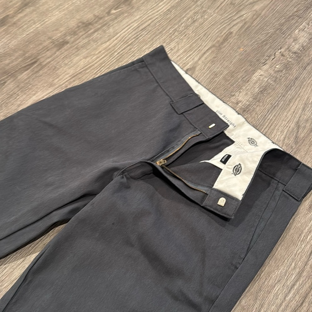 Dickies Slim Straight 32/32. Like New.